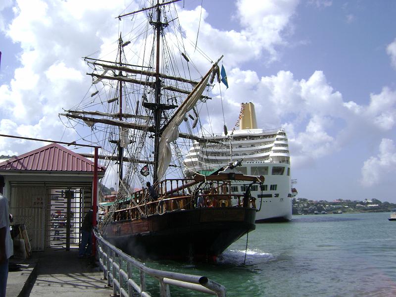 Library - 4888.jpg - Ships, old and new, Castries